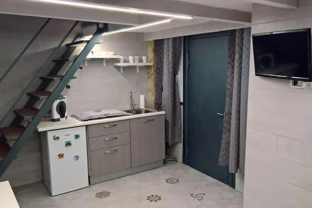 Apartament Donnalbina 4 Neapol 0*,  Włochy